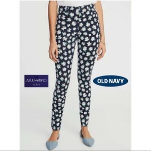 Old Navy — Pixie Ankle Pants W/ Daisy Print • Pantalones con diseño de flores•